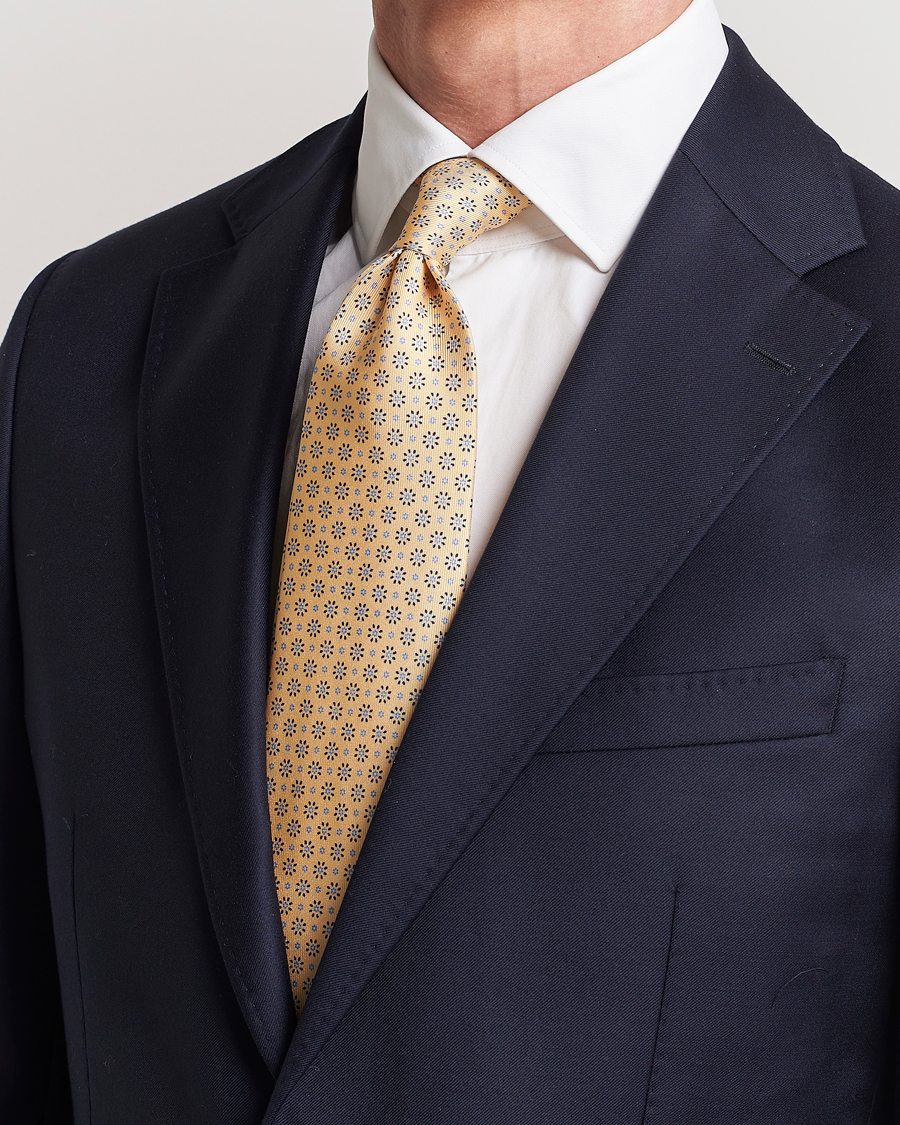 Hombres | E. Marinella 3-Fold Printed Silk Tie Pale Yellow | E. Marinella | 3-Fold Printed Silk Tie Pale Yellow