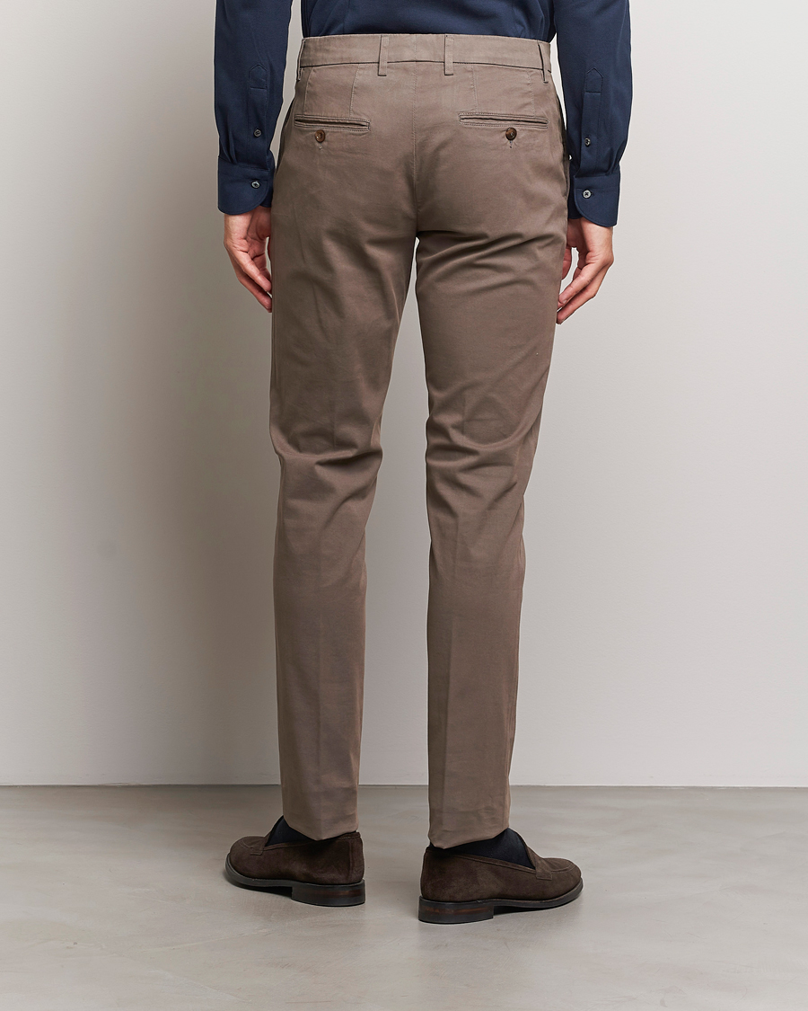 Hombres | Pantalones | Canali | Slim Fit Stretch Chinos Brown