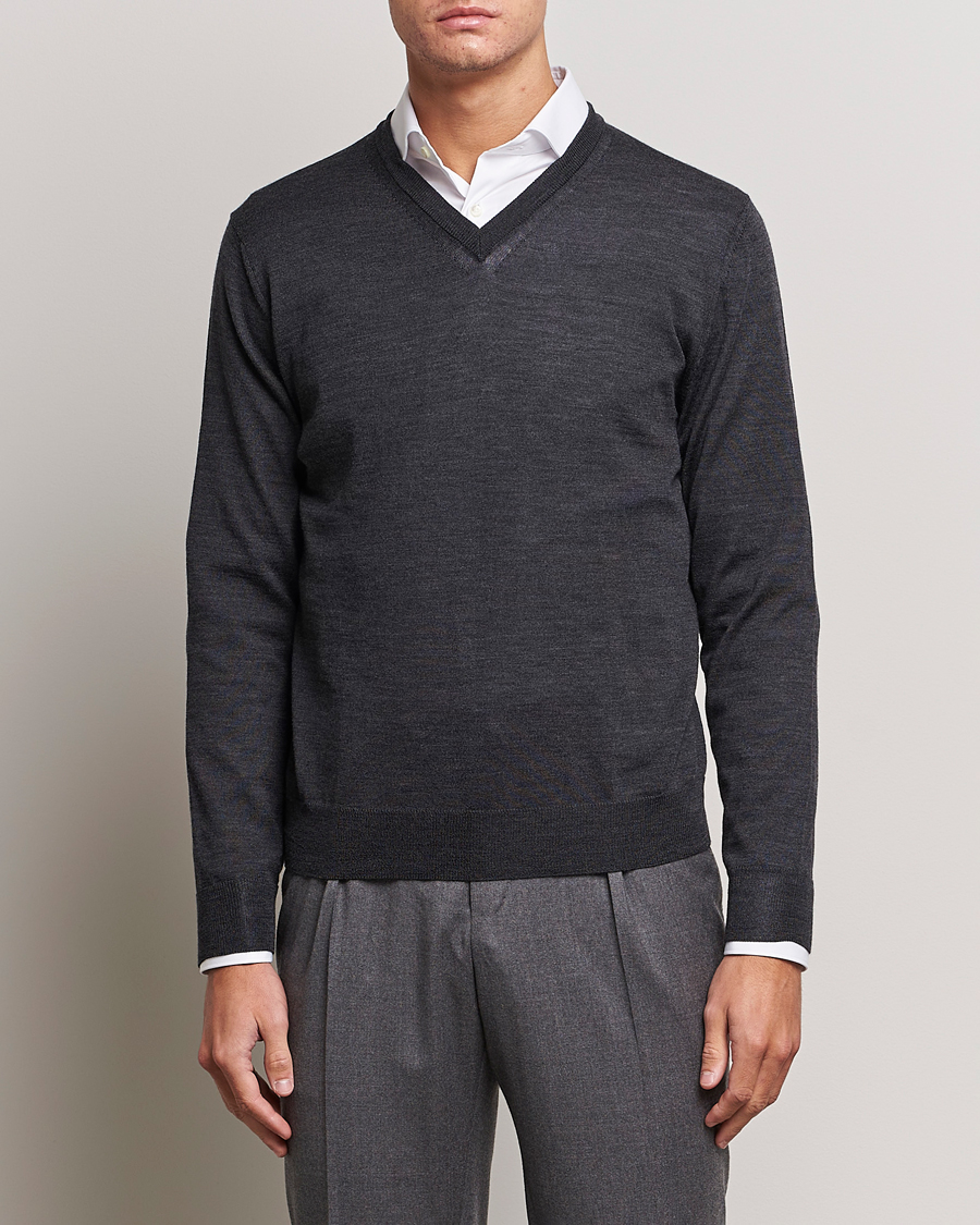 Hombres | Jerséis y prendas de punto | Canali | Merino Wool V-Neck Charcoal