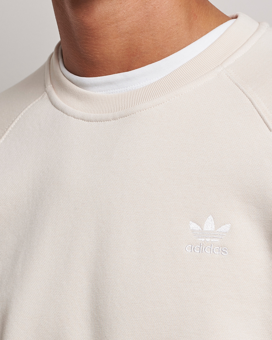Hombres | Jerséis y prendas de punto | adidas Originals | Essential Crew Neck Sweatshirt Won White