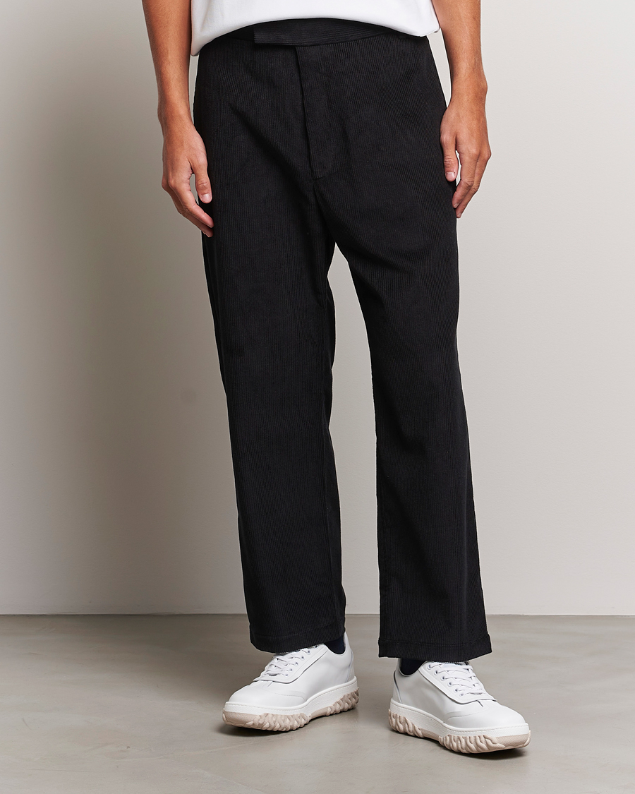Hombres | Pantalones | Thom Browne | Straight Cropped Corduroy Trousers Black