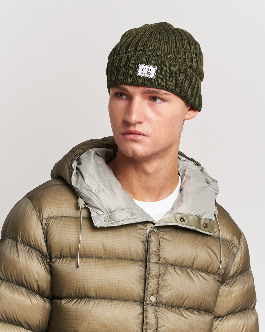 Hombres | C.P. Company Knitted Merino Logo Beanie Olive | C.P. Company | Knitted Merino Logo Beanie Olive