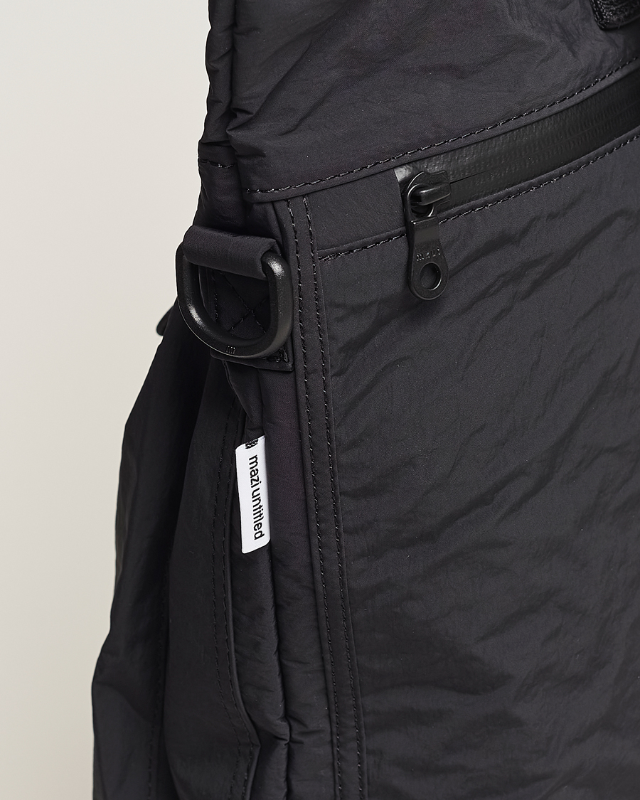 Hombres | mazi untitled Helmet Bag 02 Nylon Tote Black | mazi untitled | Helmet Bag 02 Nylon Tote Black