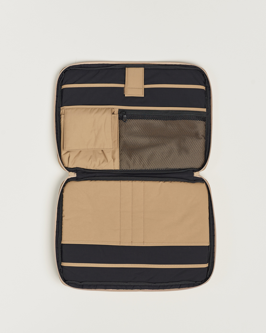 Hombres | mazi untitled AM Case 02 Nylon Portfolio Beige | mazi untitled | AM Case 02 Nylon Portfolio Beige