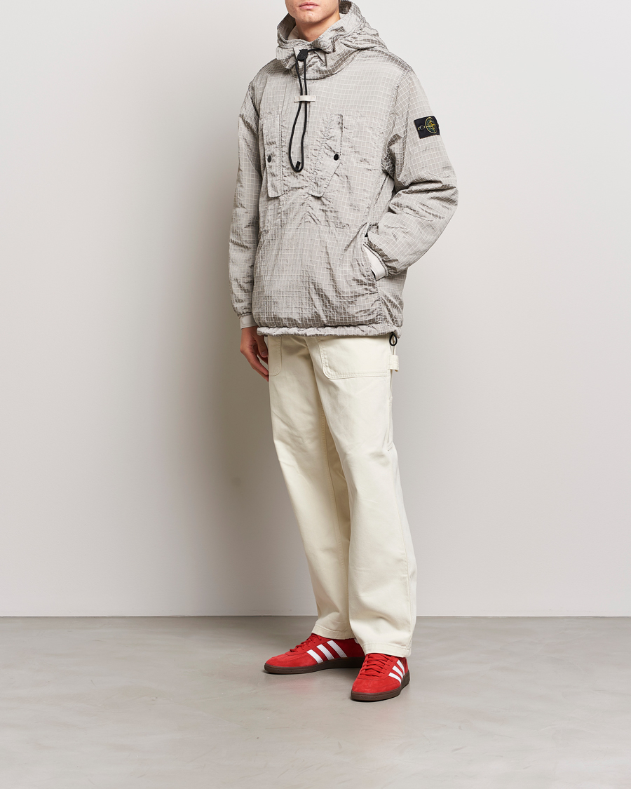 Hombres | Abrigos y chaquetas | Stone Island | Garment Dyed Macro Ripstop Anorak Plaster