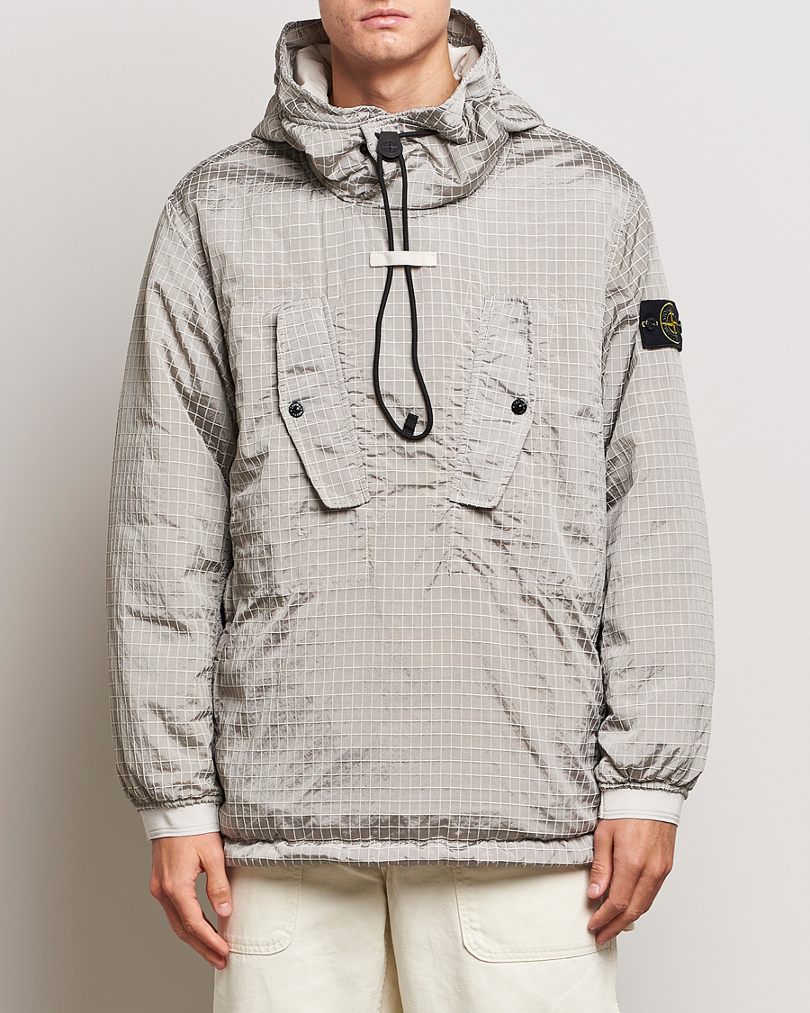 Hombres | Abrigos y chaquetas | Stone Island | Garment Dyed Macro Ripstop Anorak Plaster