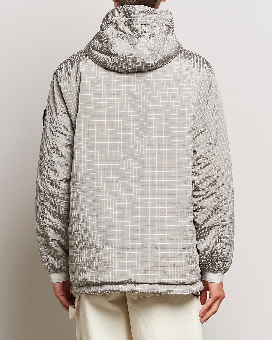 Hombres | Abrigos y chaquetas | Stone Island | Garment Dyed Macro Ripstop Anorak Plaster