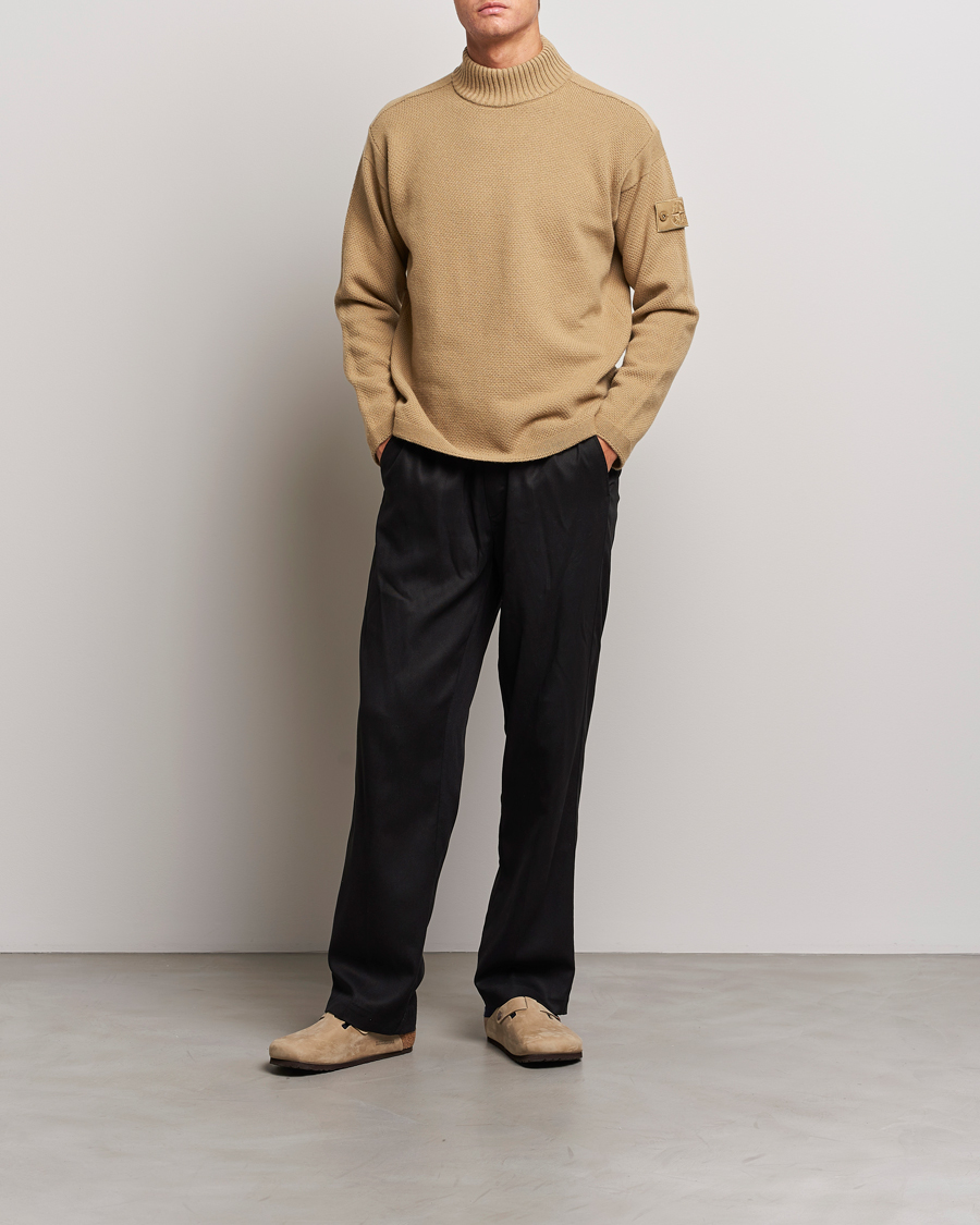 Hombres | Jerséis y prendas de punto | Stone Island | Ghost Piece Geelong Wool Turtleneck Dark Beige