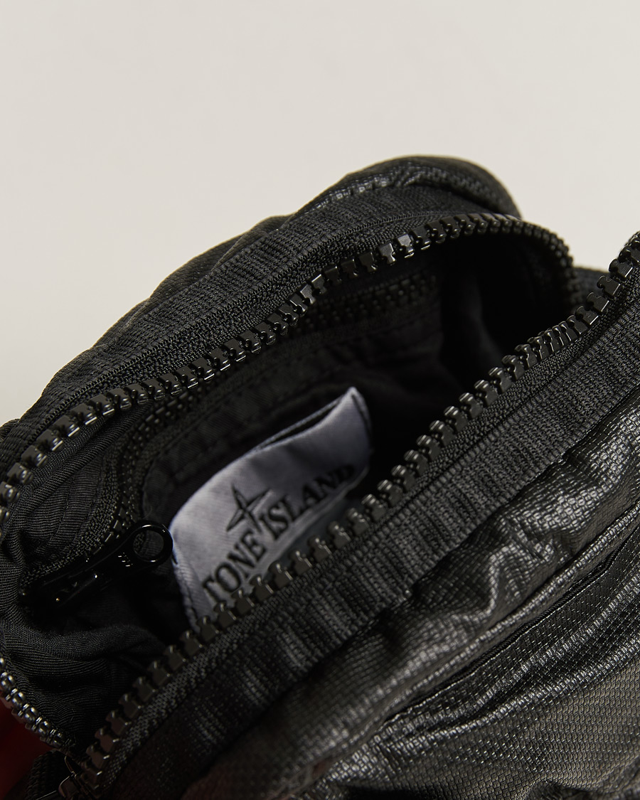 Hombres | Stone Island Garment Dyed Mussola Gommata Canvas Shoulder Bag Black | Stone Island | Garment Dyed Mussola Gommata Canvas Shoulder Bag Black