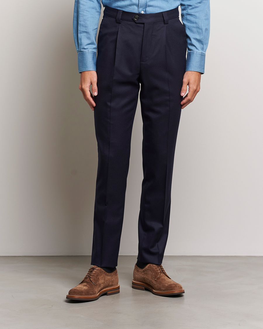 Hombres | Pantalones | Brunello Cucinelli | Slim Fit Pleated Flannel Trousers Navy