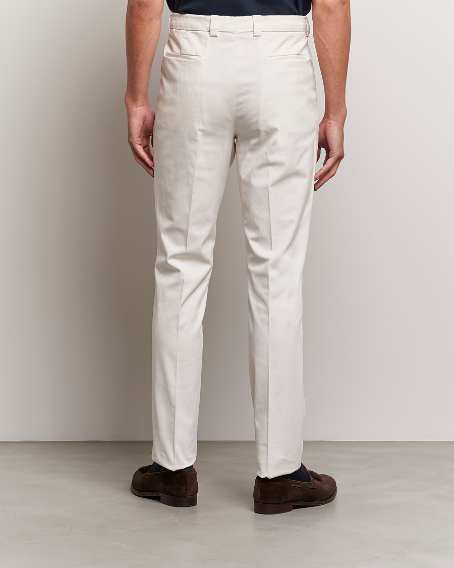 Hombres | Pantalones | Brunello Cucinelli | Slim Fit Pleated Trousers Off White