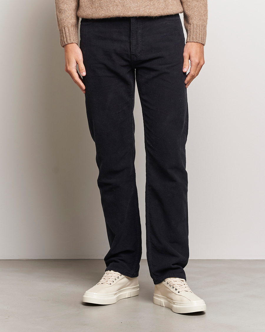 Hombres | Pantalones | Filippa K | Straight Fit Garment Dyed Corduroy Pants Black
