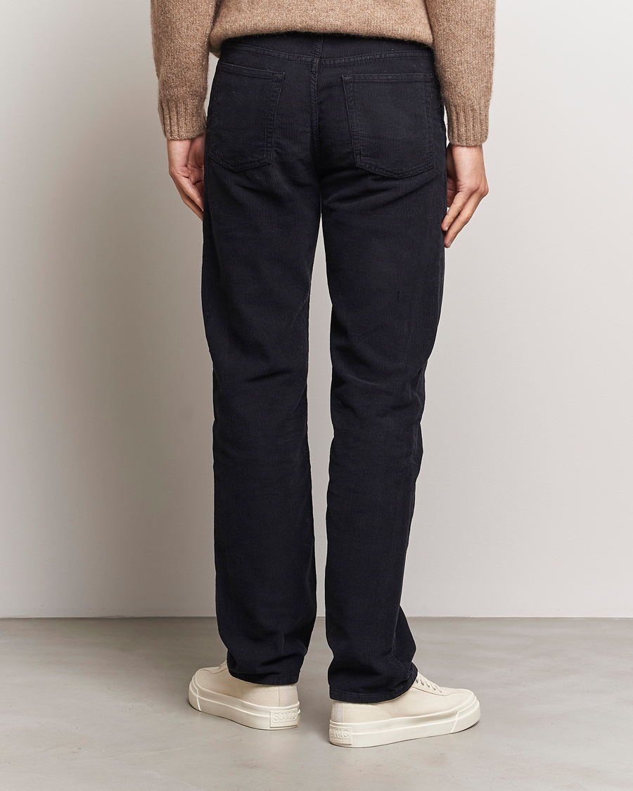 Hombres | Pantalones | Filippa K | Straight Fit Garment Dyed Corduroy Pants Black