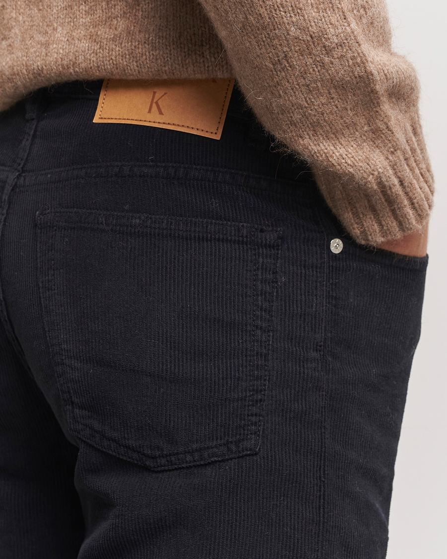Hombres | Pantalones | Filippa K | Straight Fit Garment Dyed Corduroy Pants Black
