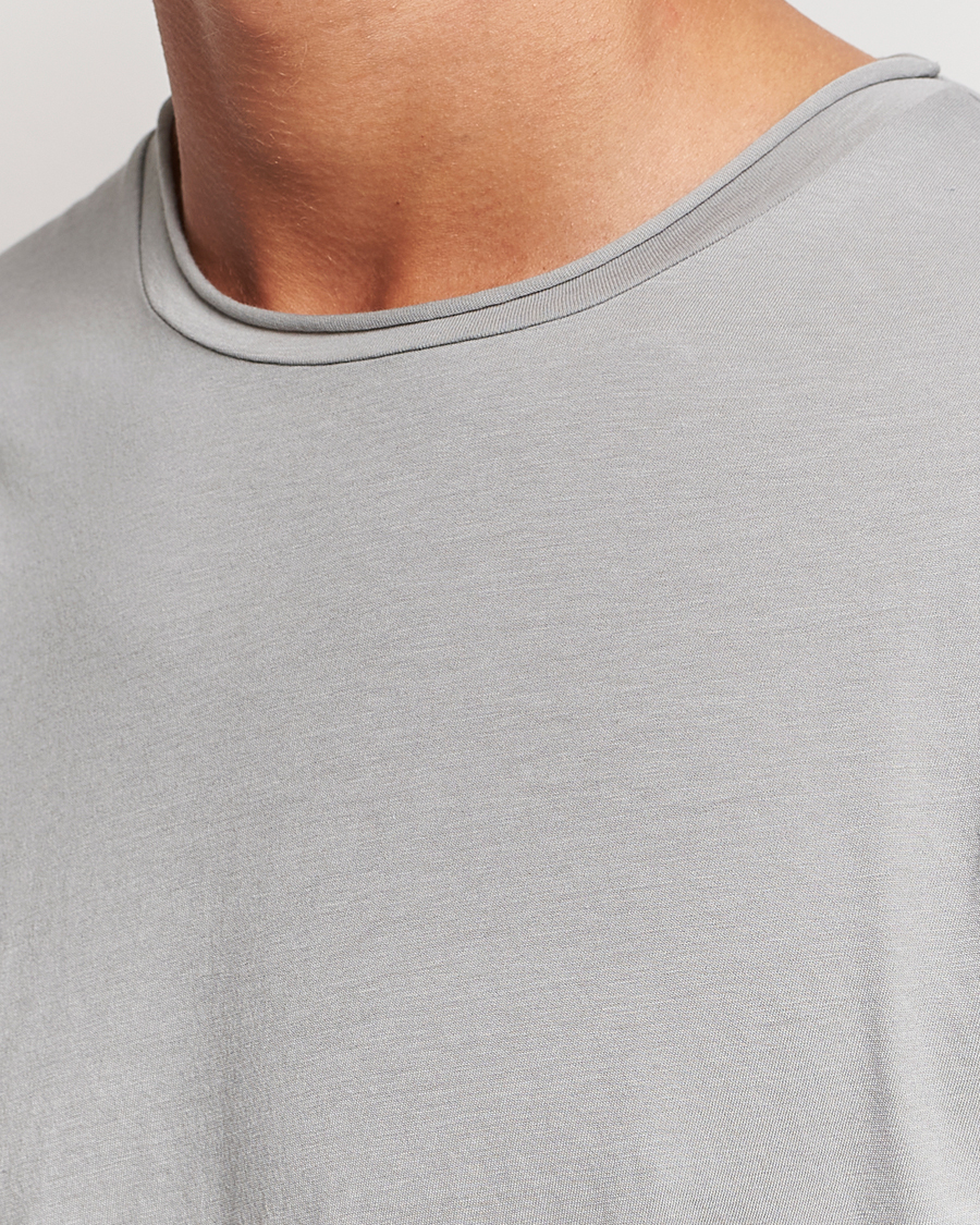 Hombres | Camisetas | Filippa K | Roll Neck T-Shirt Feather Grey