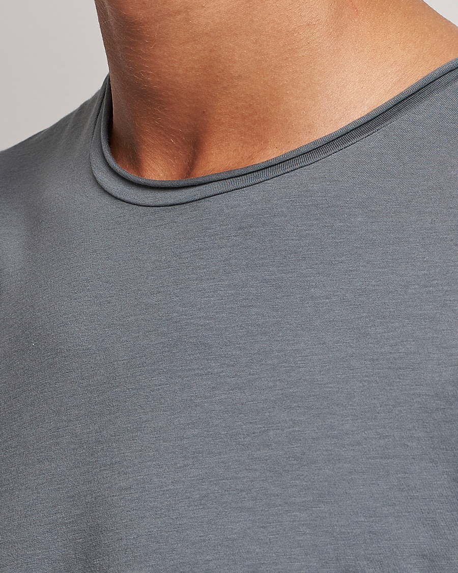 Hombres | Camisetas | Filippa K | Roll Neck T-Shirt Smoke Green