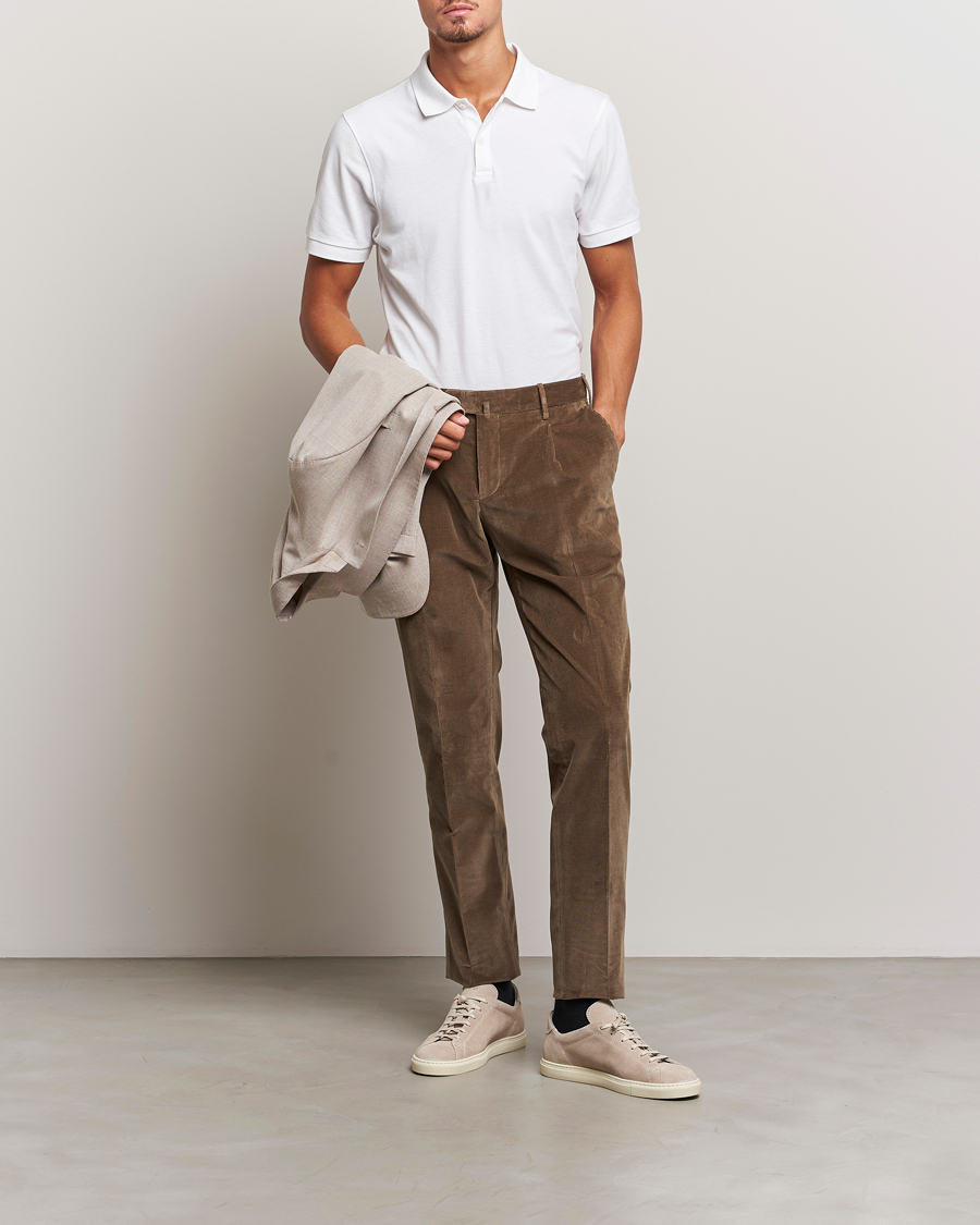 Hombres | Pantalones | PT01 | Slim Fit Pleated Corduroy Trousers Taupe