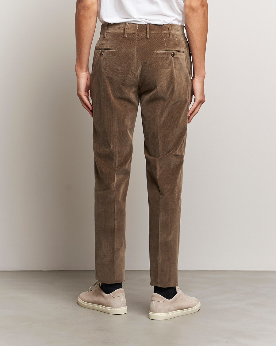 Hombres | Pantalones | PT01 | Slim Fit Pleated Corduroy Trousers Taupe