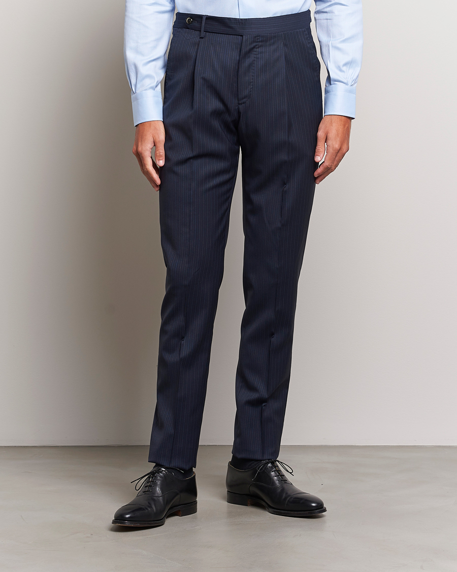 Hombres | Pantalones | PT01 | Slim Fit Pleated Wool Trousers Navy Pin