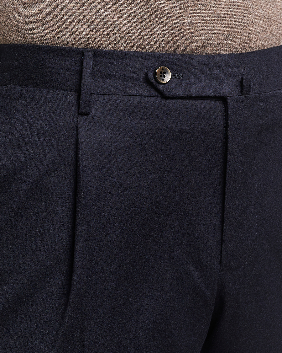 Hombres | Pantalones | PT01 | Slim Fit Pleated Flannel Trousers Navy