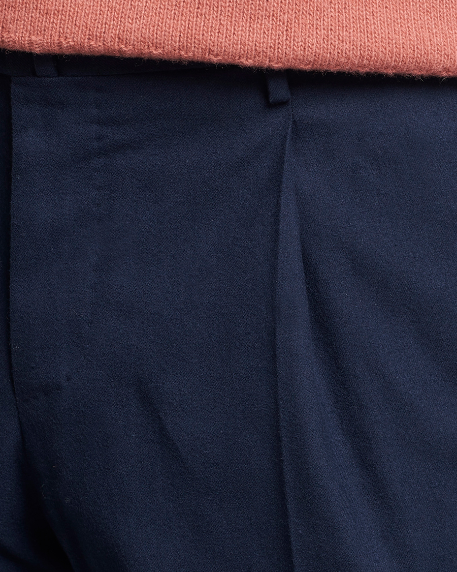 Hombres | Pantalones | PT01 | Slim Fit Pleated Cotton Flannel Trousers Navy