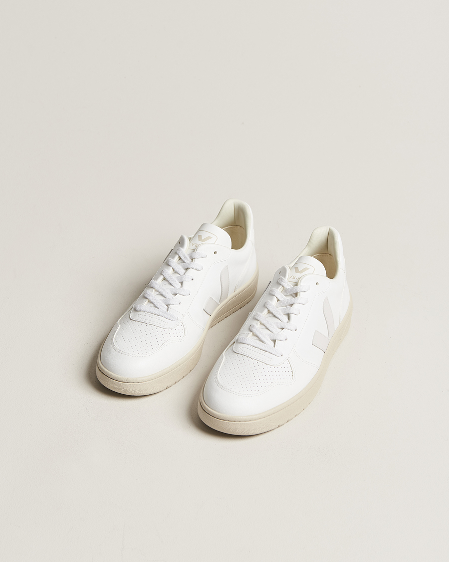 Hombres | Zapatos | Veja | V-10 Vegan Leather Sneaker Full White
