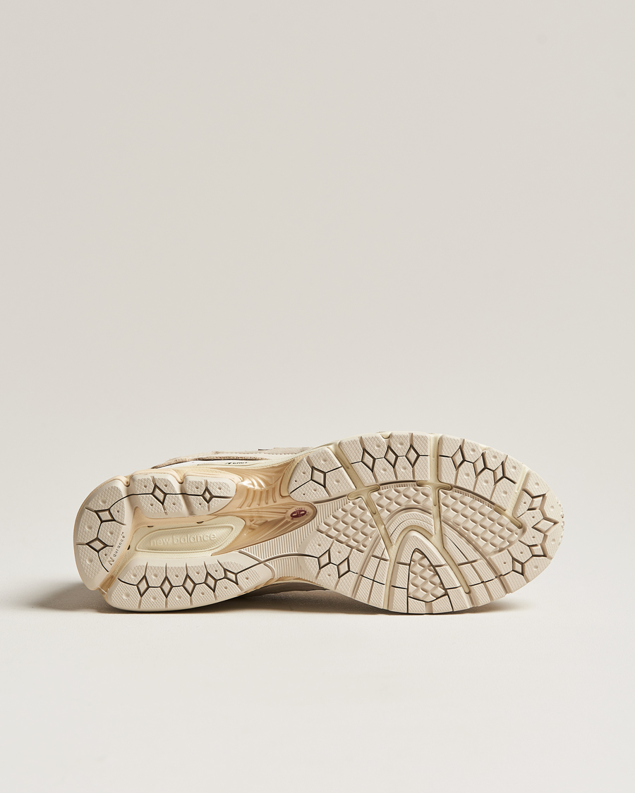 Hombres | New Balance 2002R Protection Pack Sneakers Sandstone | New Balance | 2002R Protection Pack Sneakers Sandstone