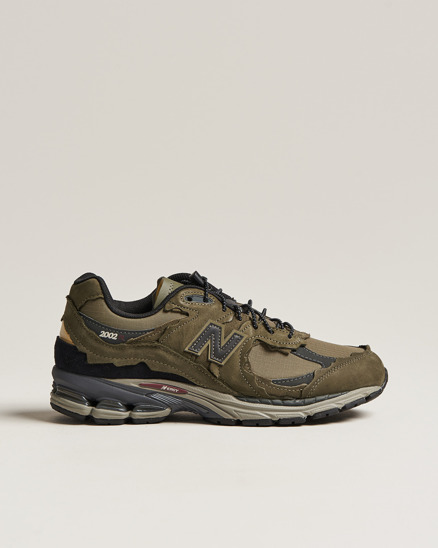 Hombres | New Balance 2002R Protection Pack Sneakers Dark Moss | New Balance | 2002R Protection Pack Sneakers Dark Moss