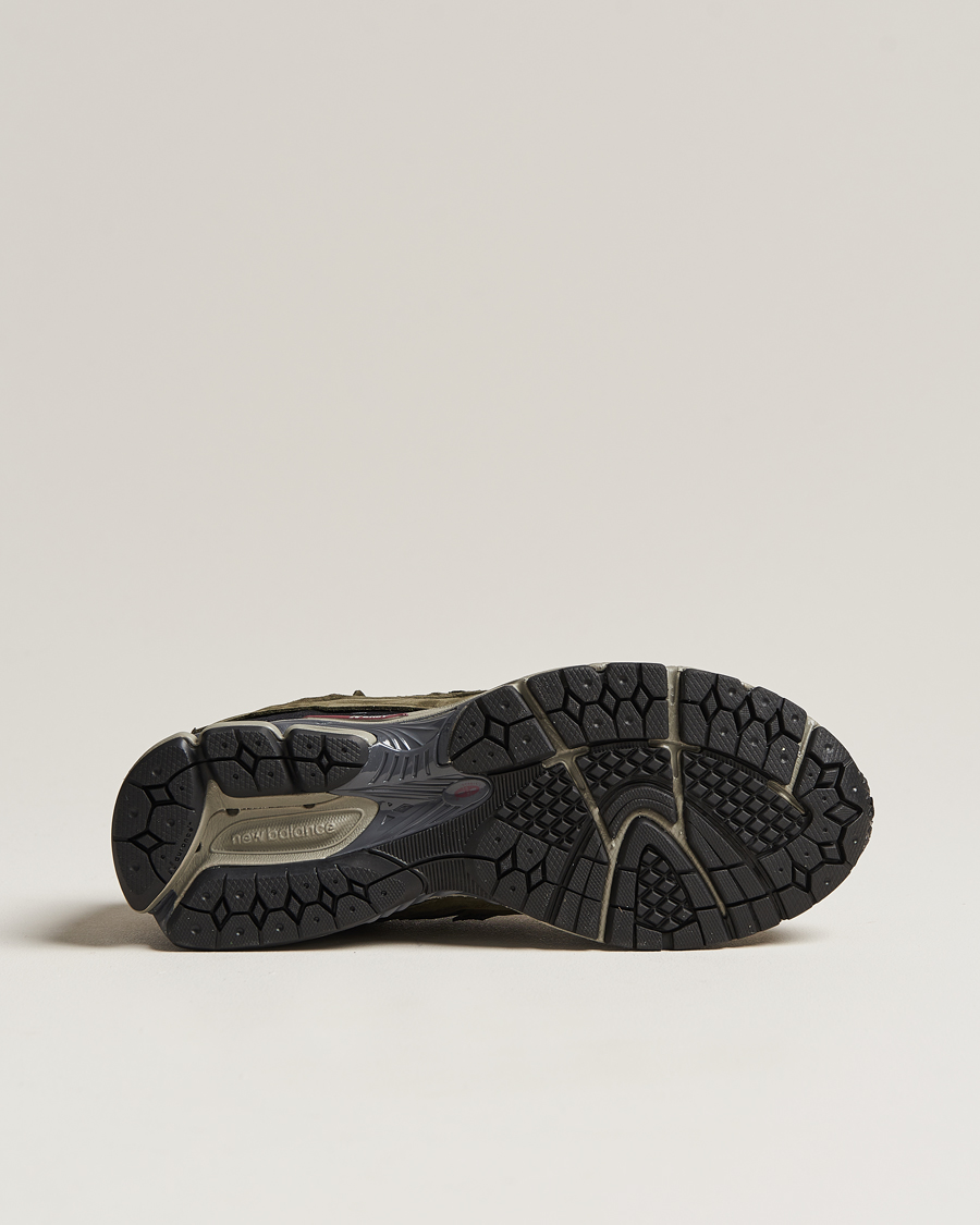 Hombres | New Balance 2002R Protection Pack Sneakers Dark Moss | New Balance | 2002R Protection Pack Sneakers Dark Moss