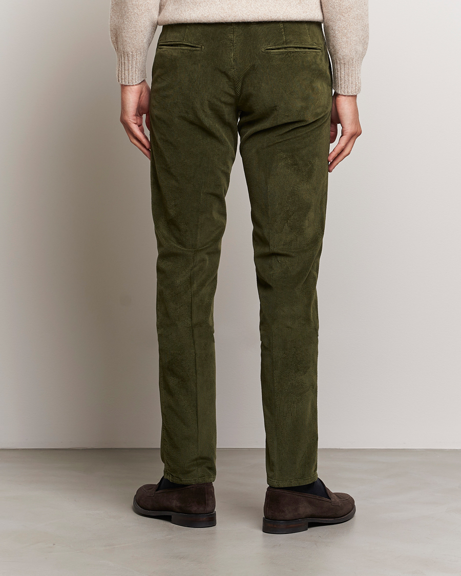 Hombres | Pantalones | Incotex | Slim Fit Leisure Cord Slacks Forest Green
