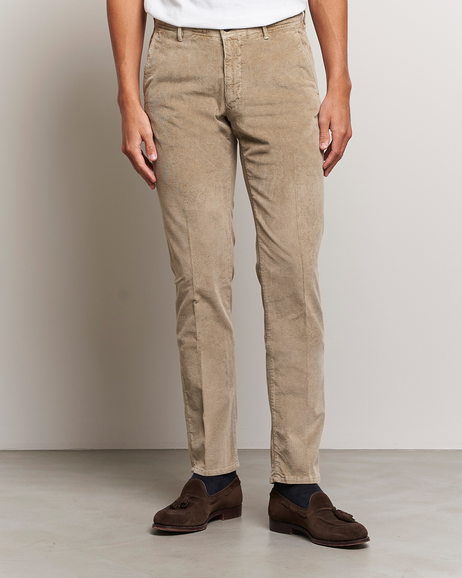 Hombres | Pantalones | Incotex | Slim Fit Leisure Cord Slacks Beige