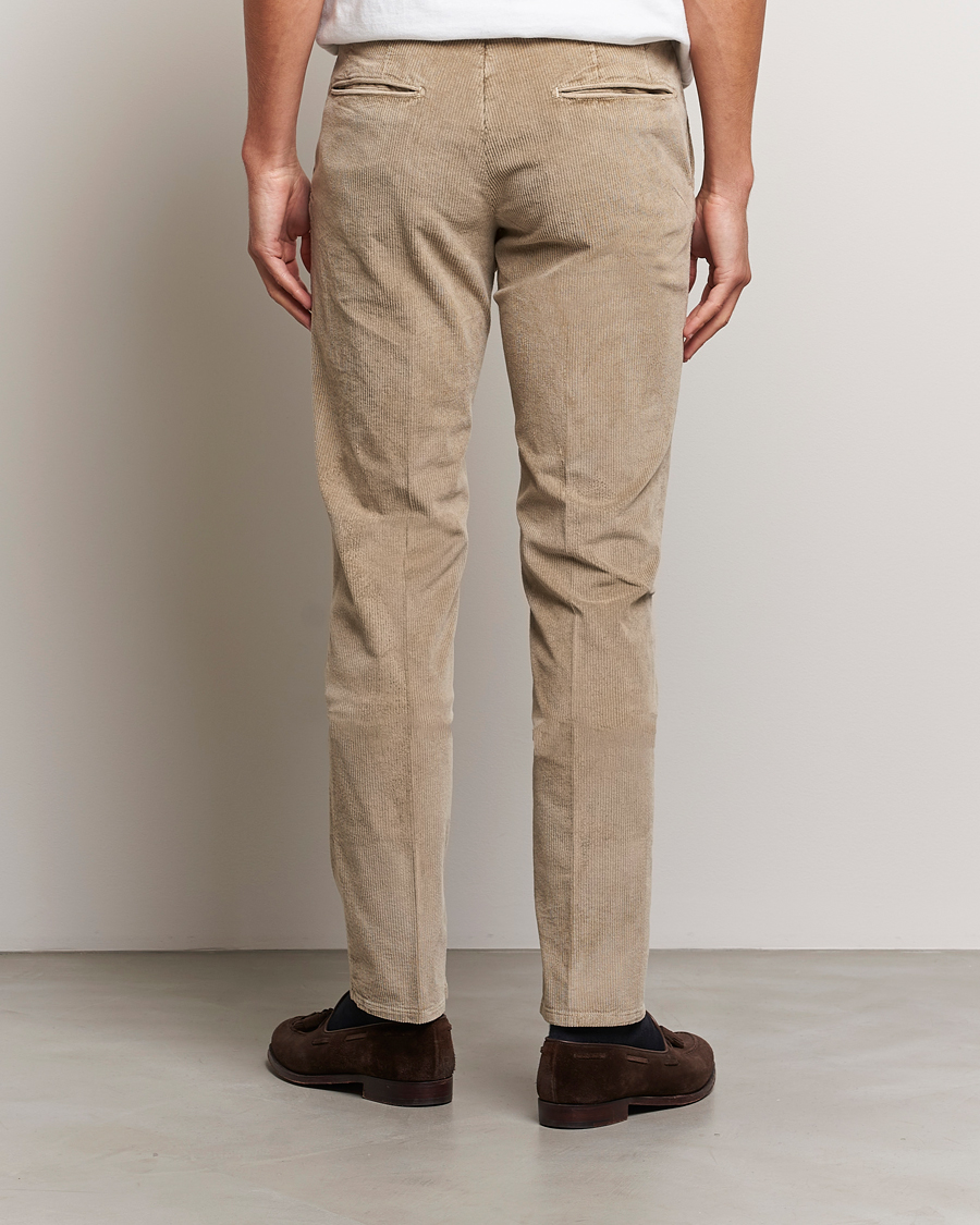 Hombres | Pantalones | Incotex | Slim Fit Leisure Cord Slacks Beige