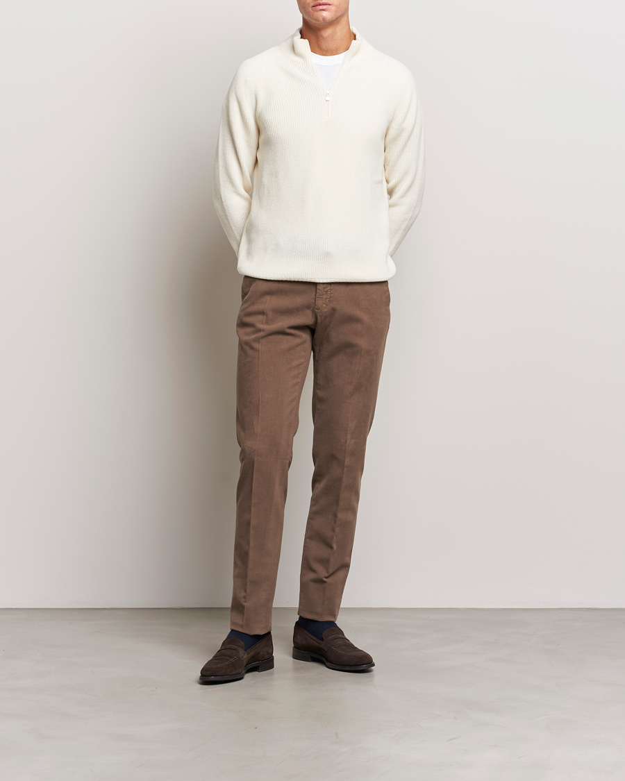 Hombres | Pantalones | Incotex | Slim Fit Luxury Moleskine Trousers Taupe
