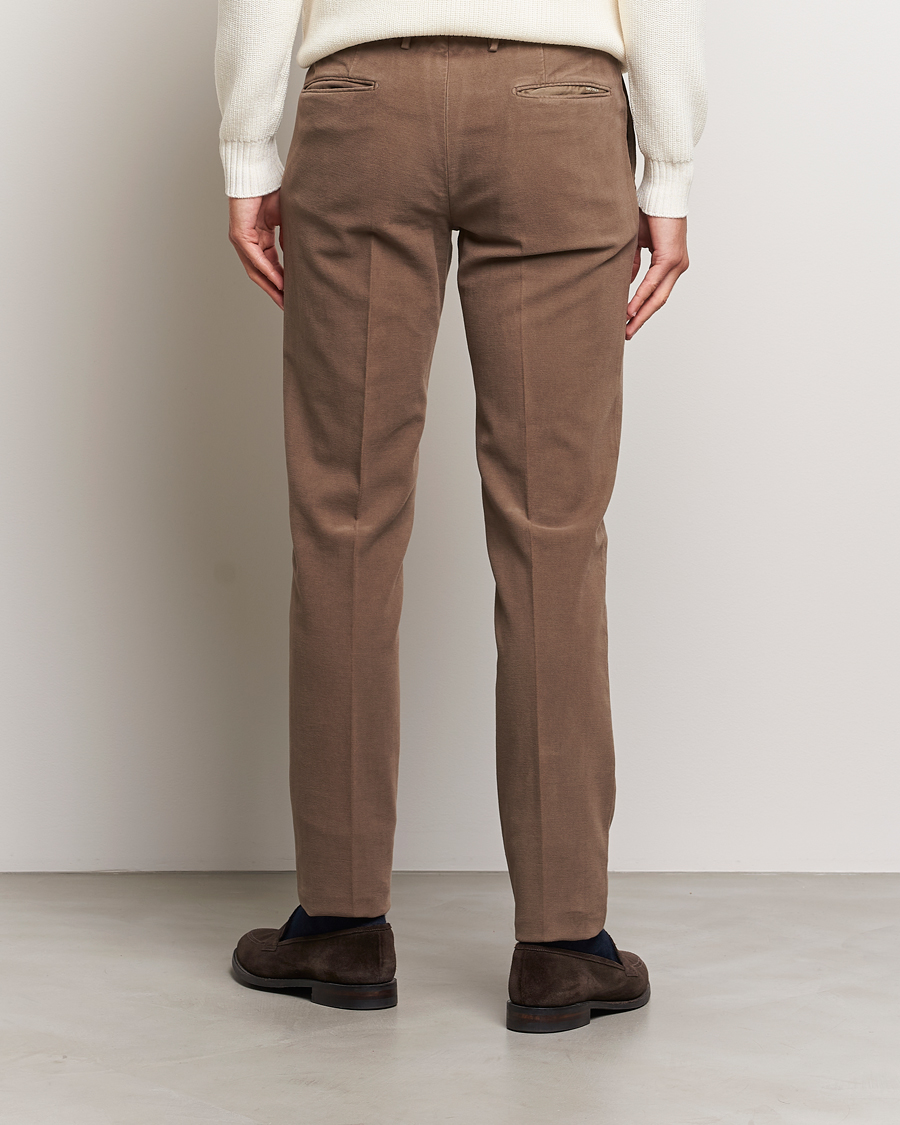 Hombres | Pantalones | Incotex | Slim Fit Luxury Moleskine Trousers Taupe