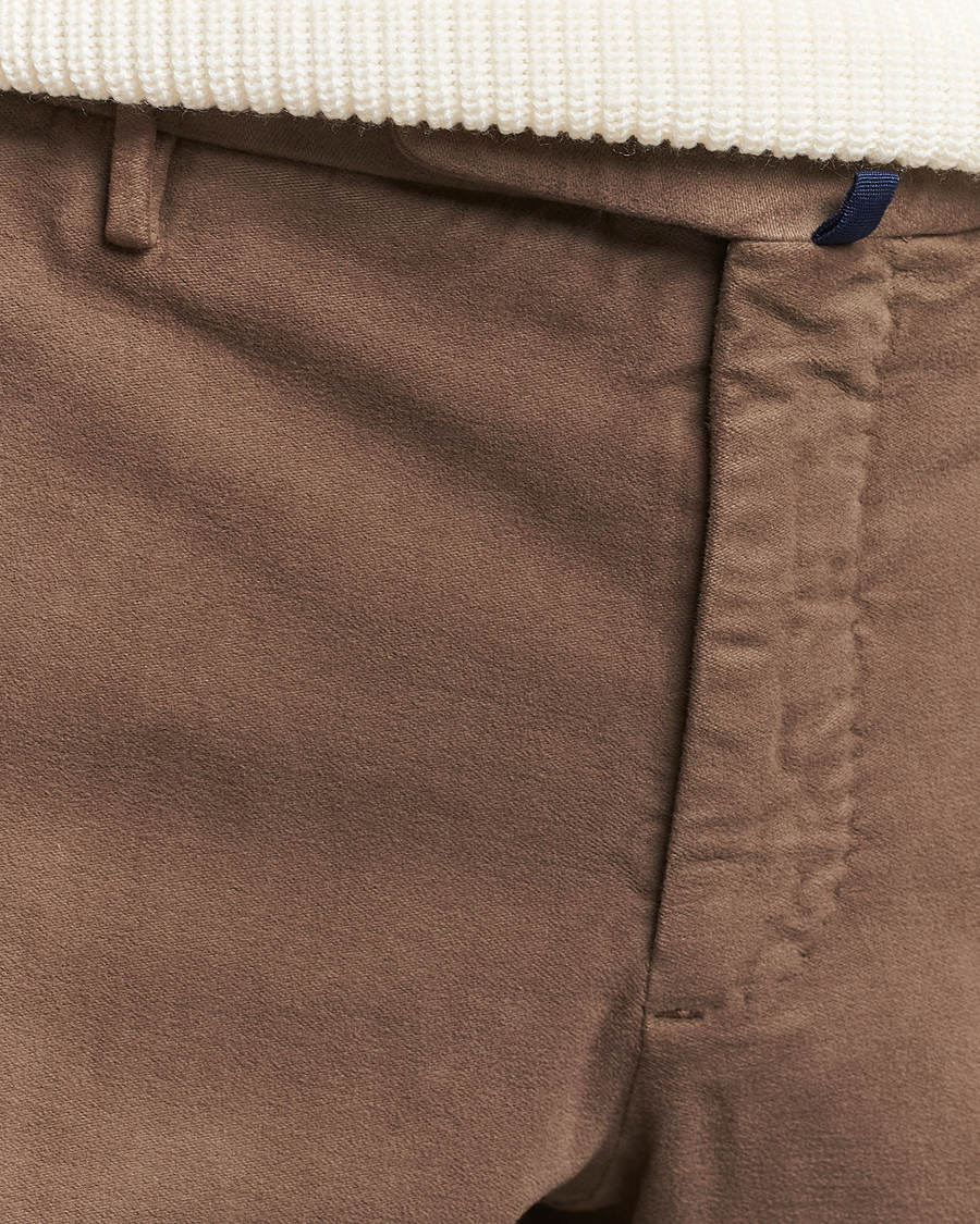 Hombres | Pantalones | Incotex | Slim Fit Luxury Moleskine Trousers Taupe