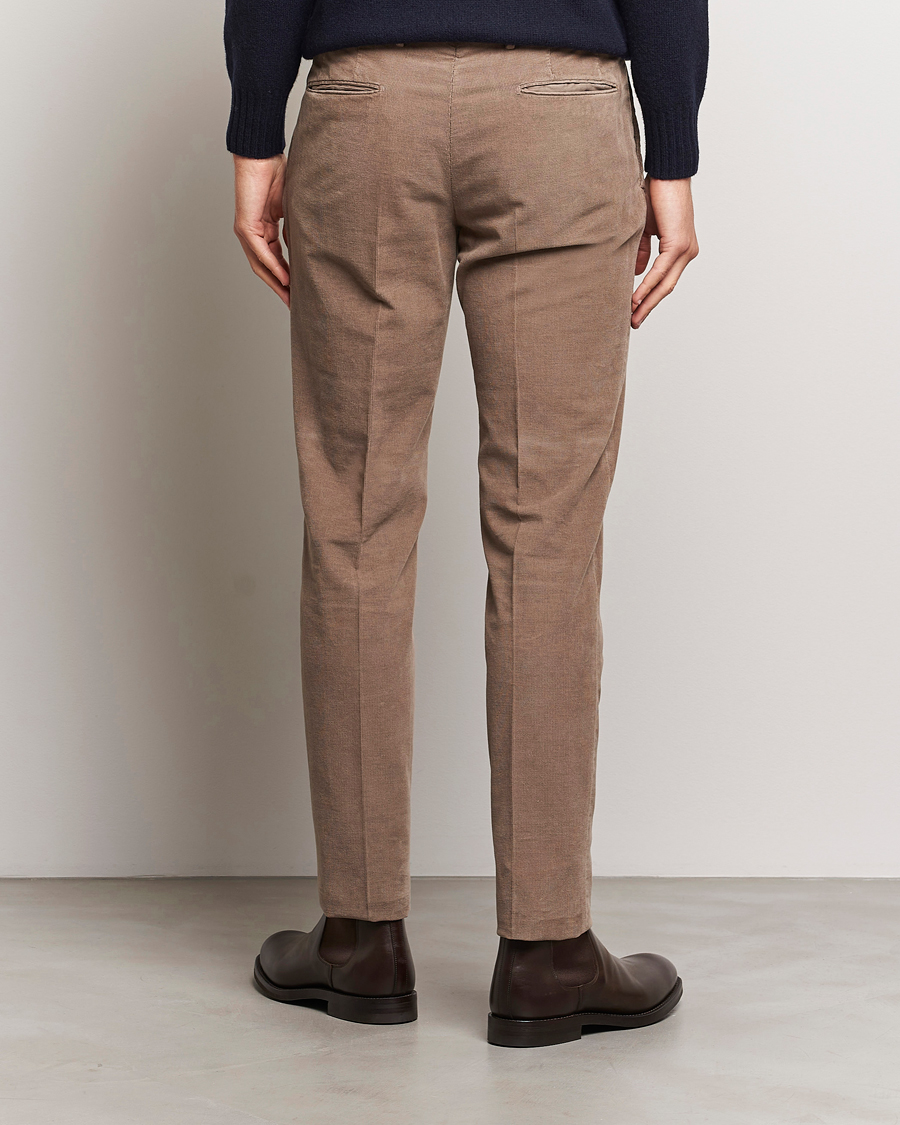Hombres | Pantalones | Incotex | Slim Fit Soft Corduroy Trousers Taupe