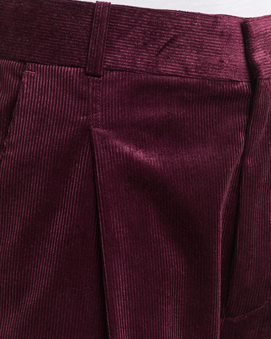 Hombres | Pantalones | Drôle de Monsieur | Pleated Corduroy Trousers Wine