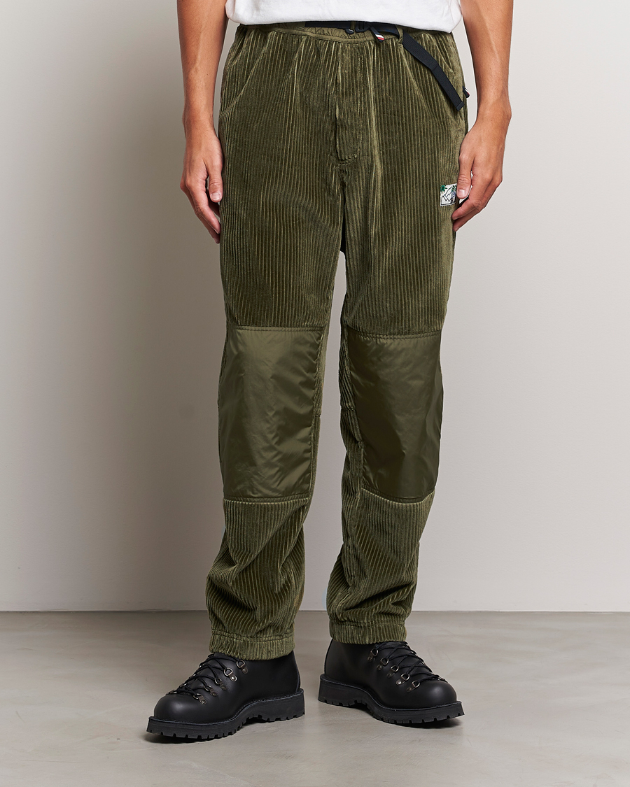 Hombres | Pantalones | Moncler Grenoble | Tech Panel Corduroy Trousers Olive