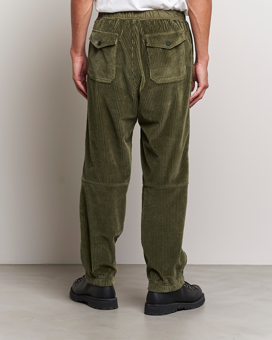 Hombres | Pantalones | Moncler Grenoble | Tech Panel Corduroy Trousers Olive