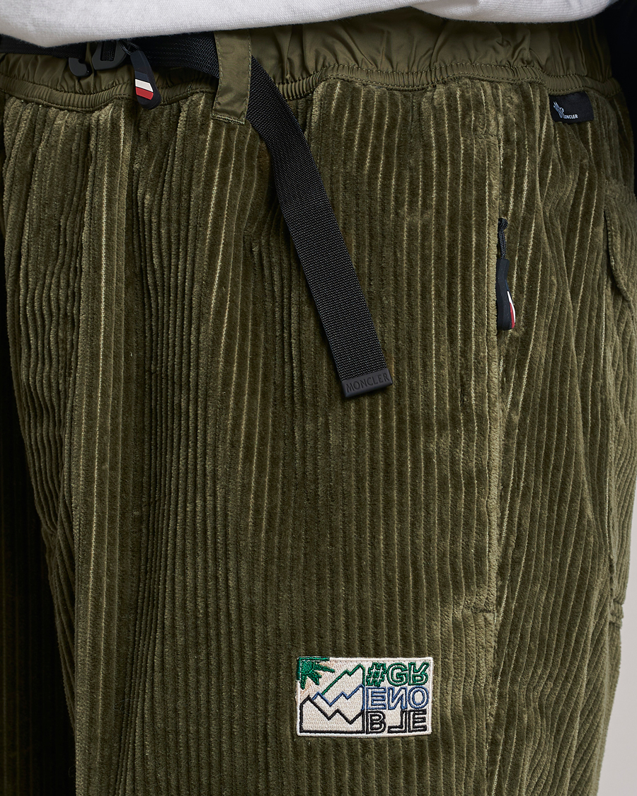 Hombres | Pantalones | Moncler Grenoble | Tech Panel Corduroy Trousers Olive