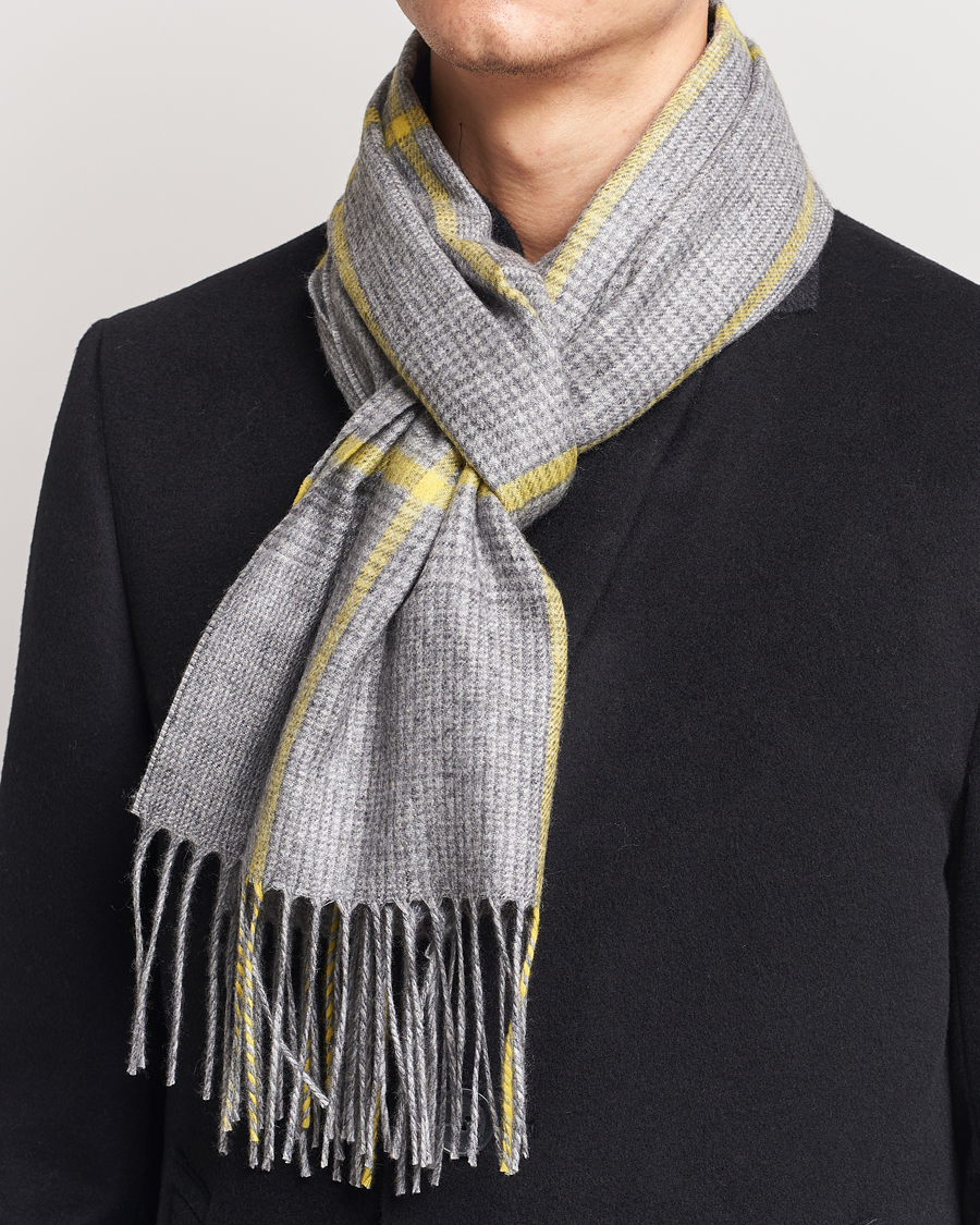 Hombres | Piacenza Cashmere Cashmere/Silk Glencheck Scarf Grey/Yellow | Piacenza Cashmere | Cashmere/Silk Glencheck Scarf Grey/Yellow