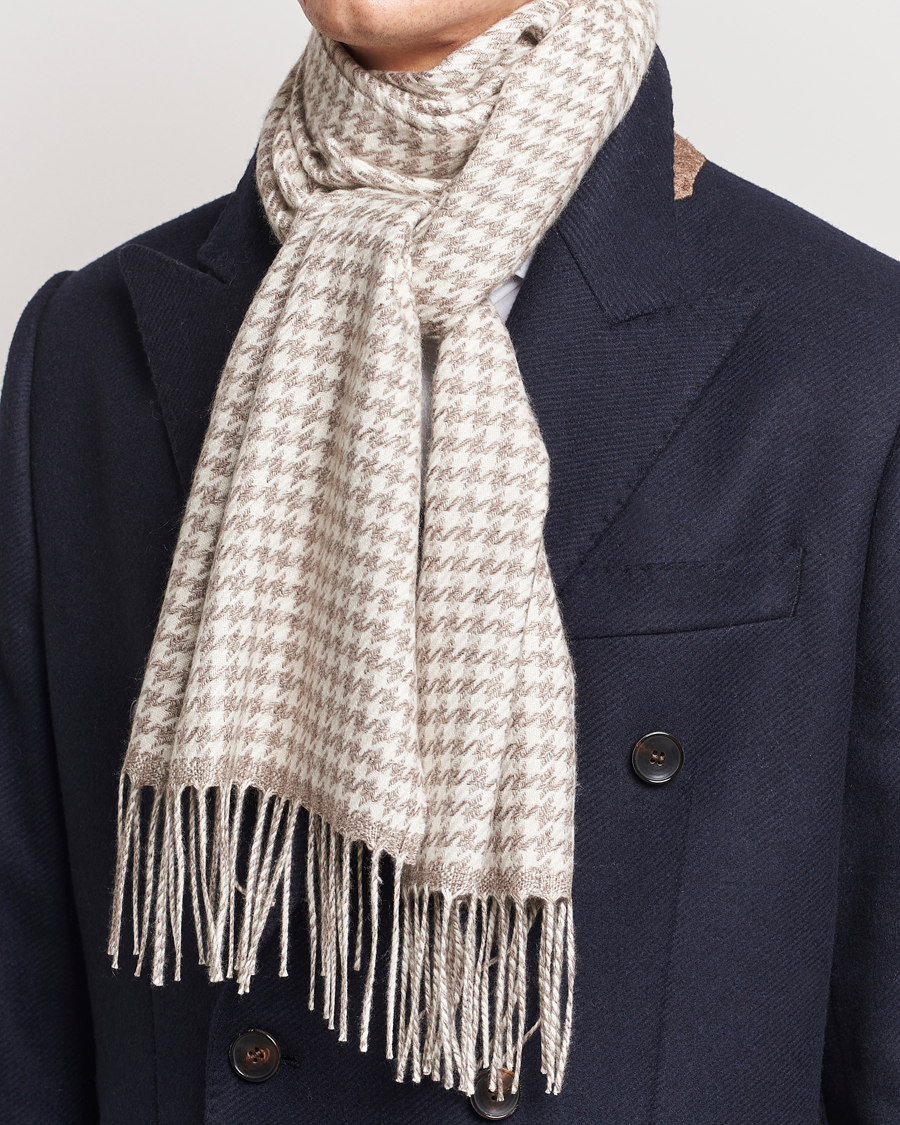 Hombres | Piacenza Cashmere Cashmere/Silk Houndstooth Scarf Beige | Piacenza Cashmere | Cashmere/Silk Houndstooth Scarf Beige