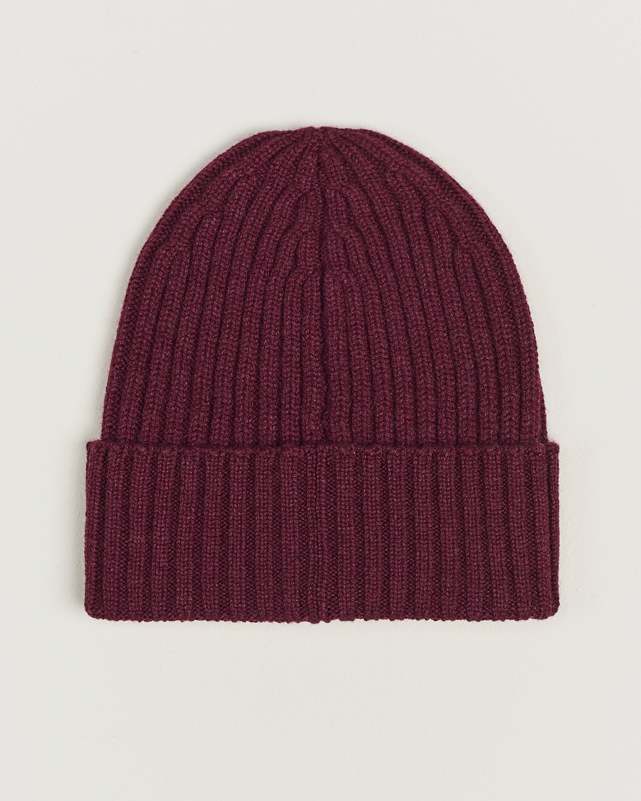 Hombres | Piacenza Cashmere Ribbed Cashmere Beanie Burgundy | Piacenza Cashmere | Ribbed Cashmere Beanie Burgundy