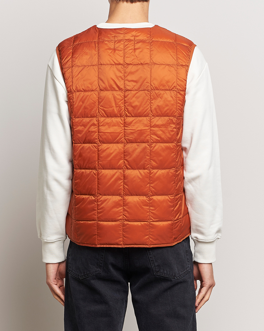 Hombres | Abrigos y chaquetas | TAION | V-Neck Lightweight Down Vest Brick Orange