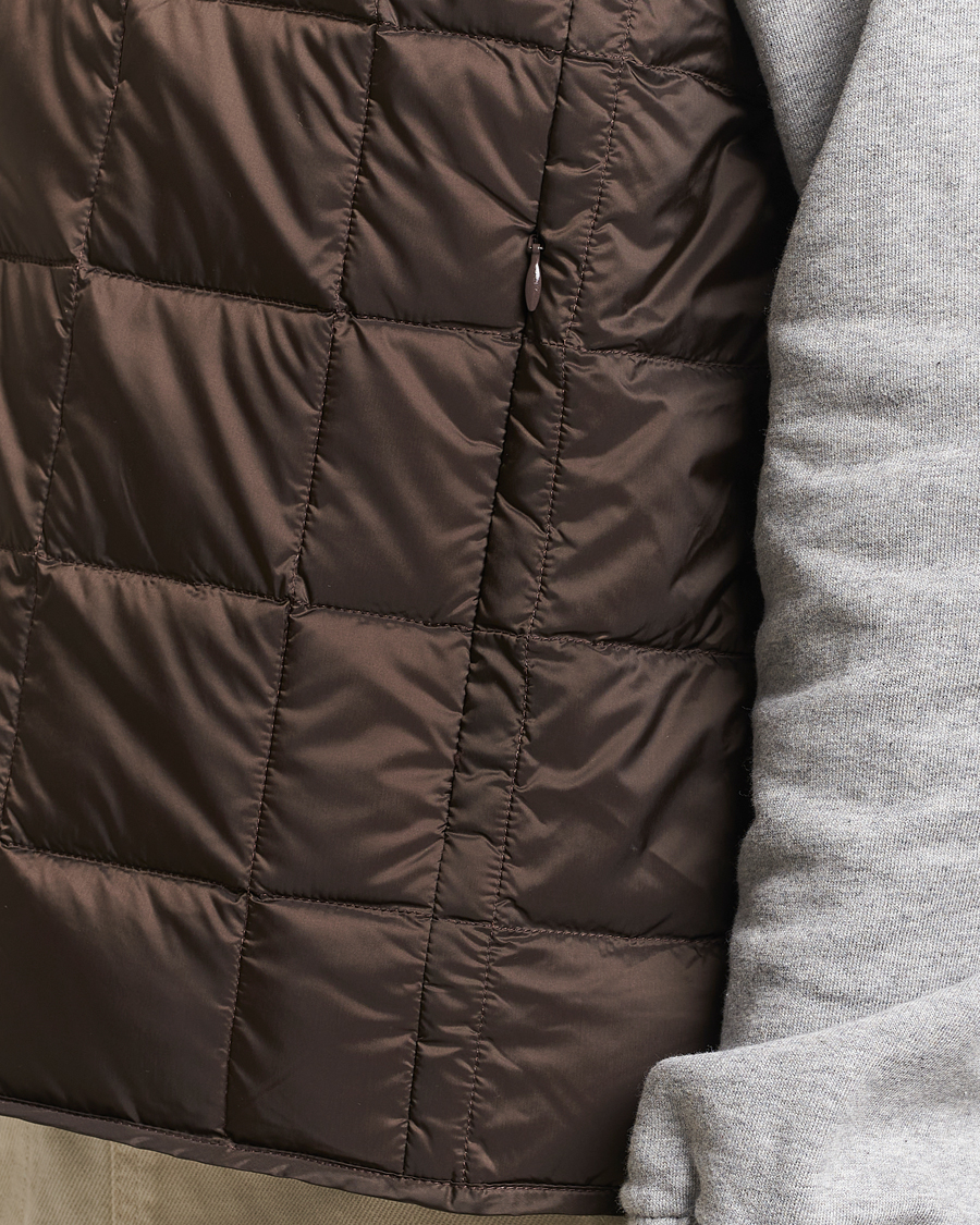 Hombres | Abrigos y chaquetas | TAION | V-Neck Lightweight Down Vest Dark Choco