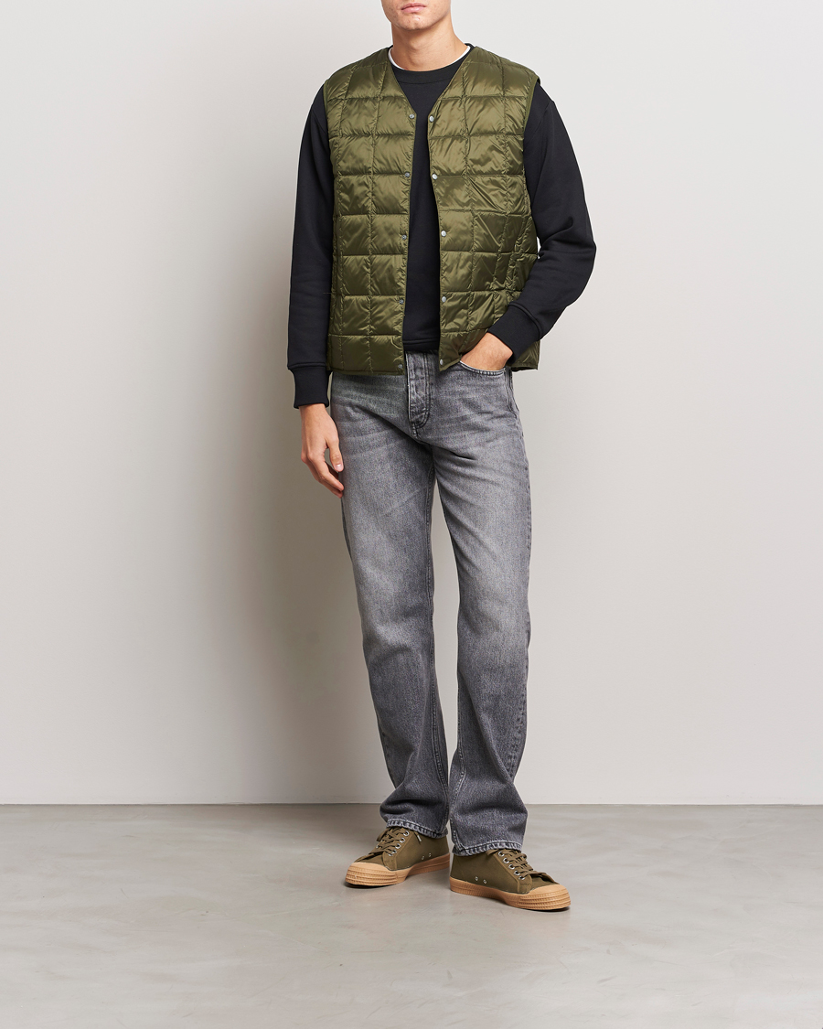 Hombres | Abrigos y chaquetas | TAION | V-Neck Lightweight Down Vest Dark Olive