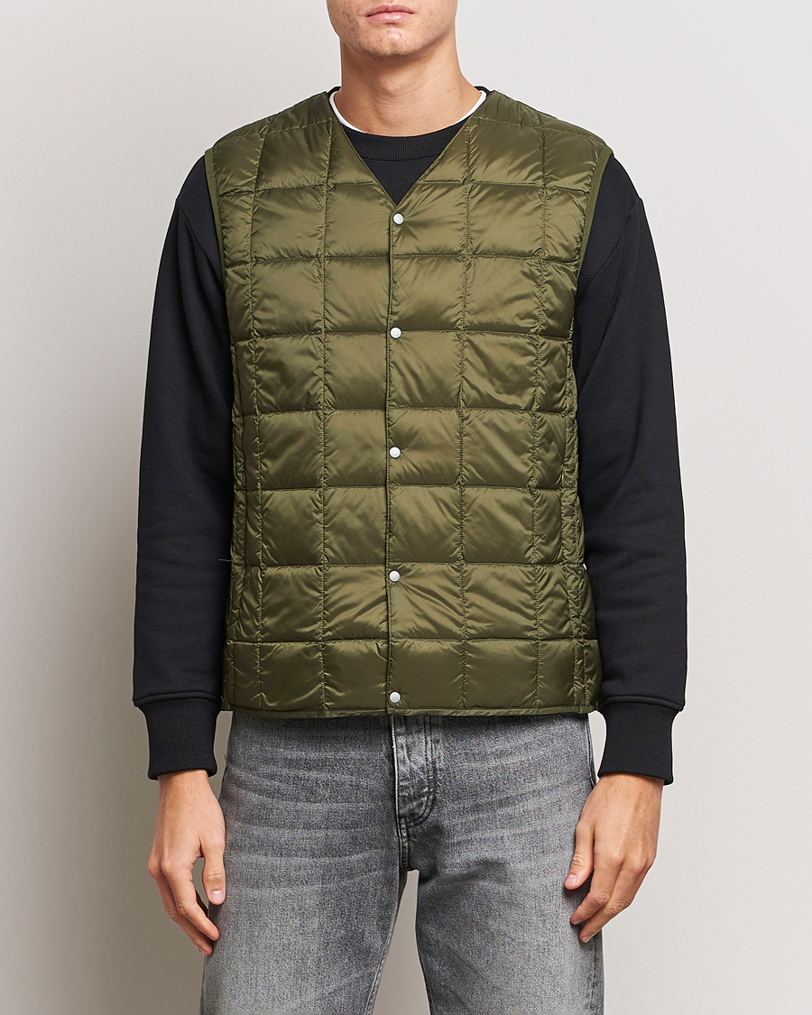 Hombres | Abrigos y chaquetas | TAION | V-Neck Lightweight Down Vest Dark Olive