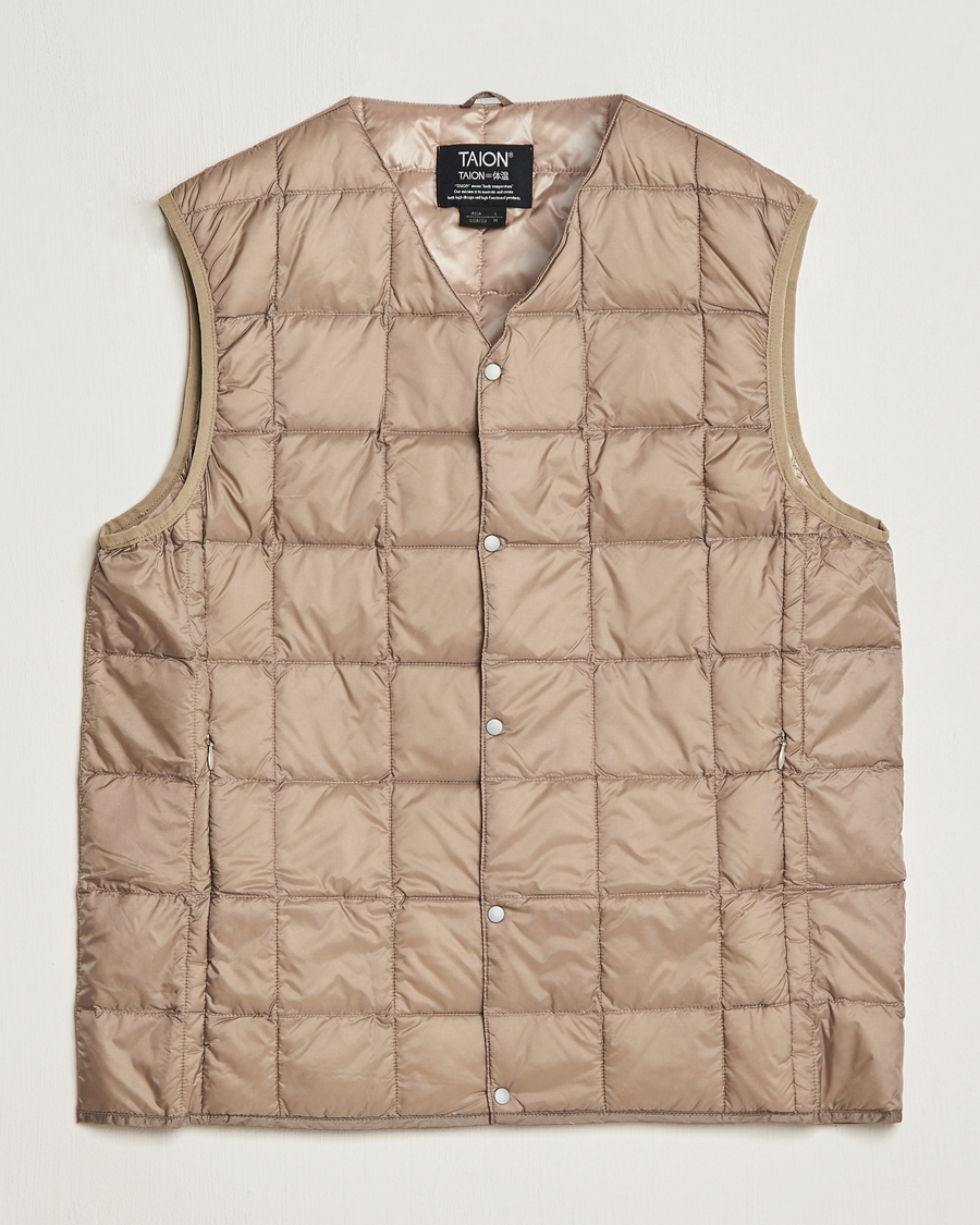 Hombres | Abrigos y chaquetas | TAION | V-Neck Lightweight Down Vest Khaki