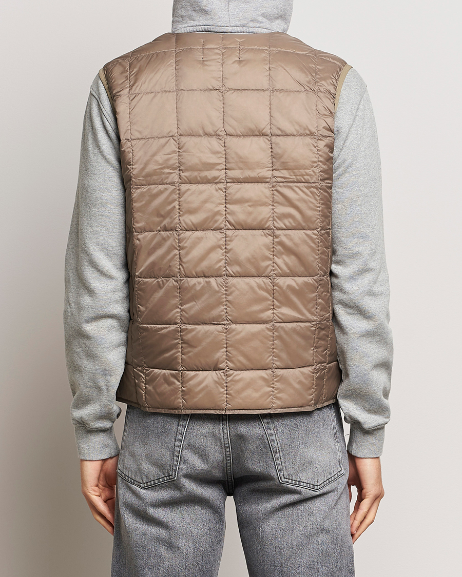 Hombres | Abrigos y chaquetas | TAION | V-Neck Lightweight Down Vest Khaki