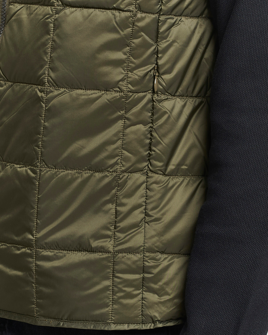 Hombres | Abrigos y chaquetas | TAION | High Neck Full Zip Lightweight Down Vest Dark Olive